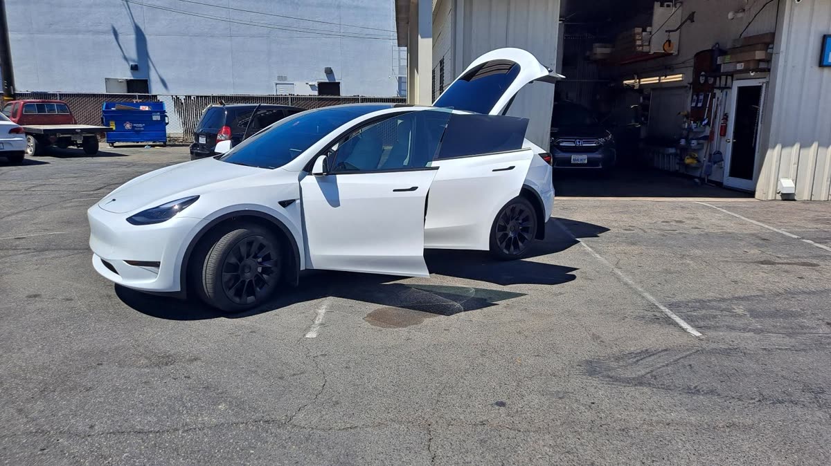Tesla Model Y — Ceramic tint
